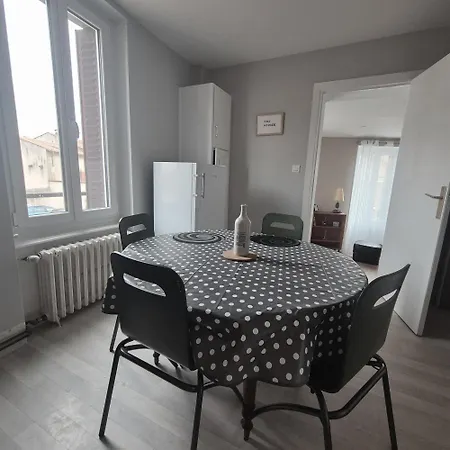 Chez Armande 2 Etoiles Apartment *